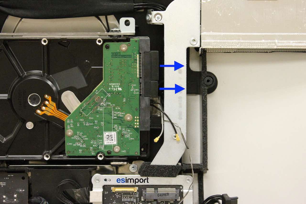 Démontage carte graphique sur iMac A1311 21.5″ mi 2009
