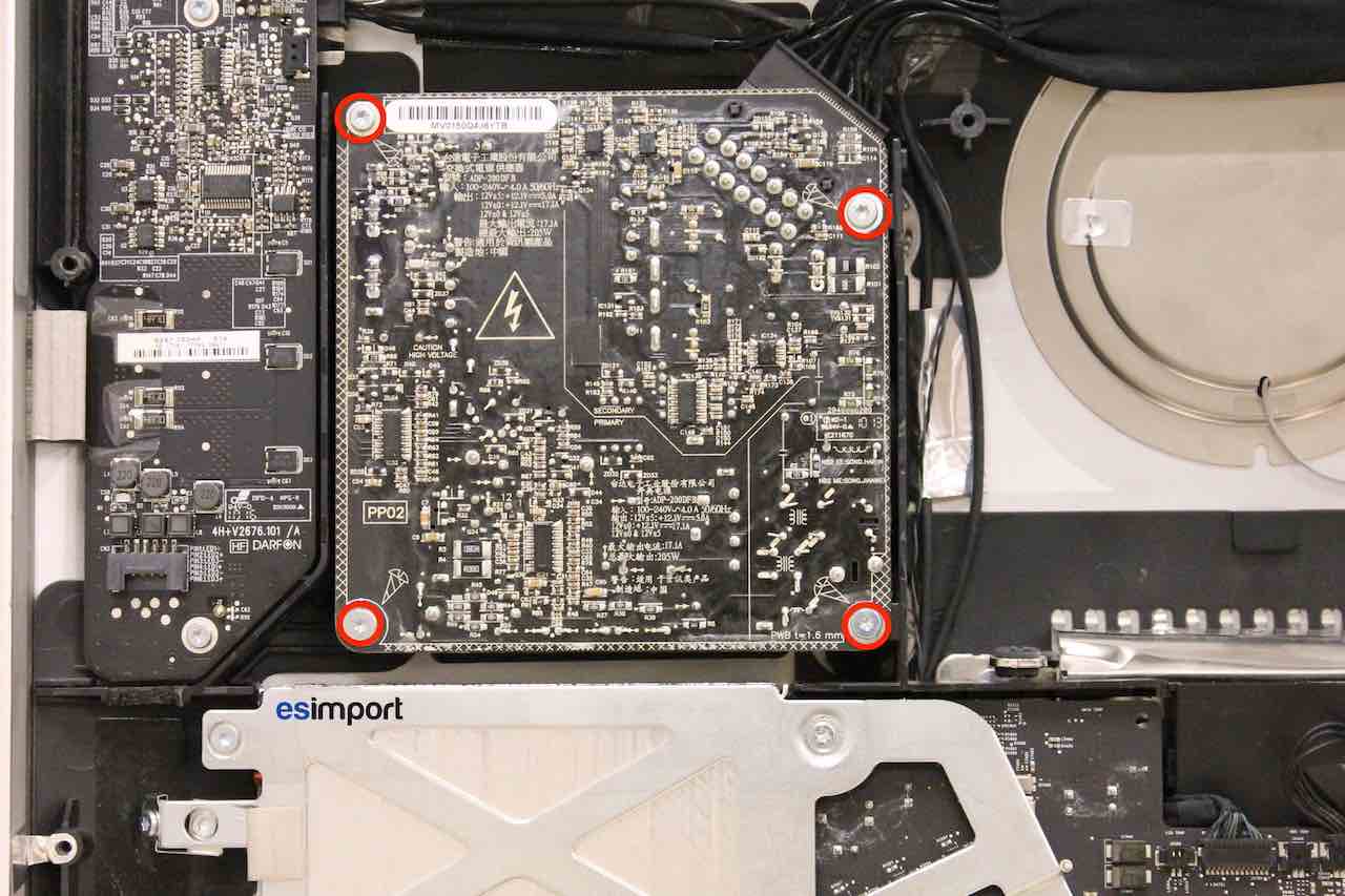 Démontage carte graphique sur iMac A1311 21.5″ mi 2009