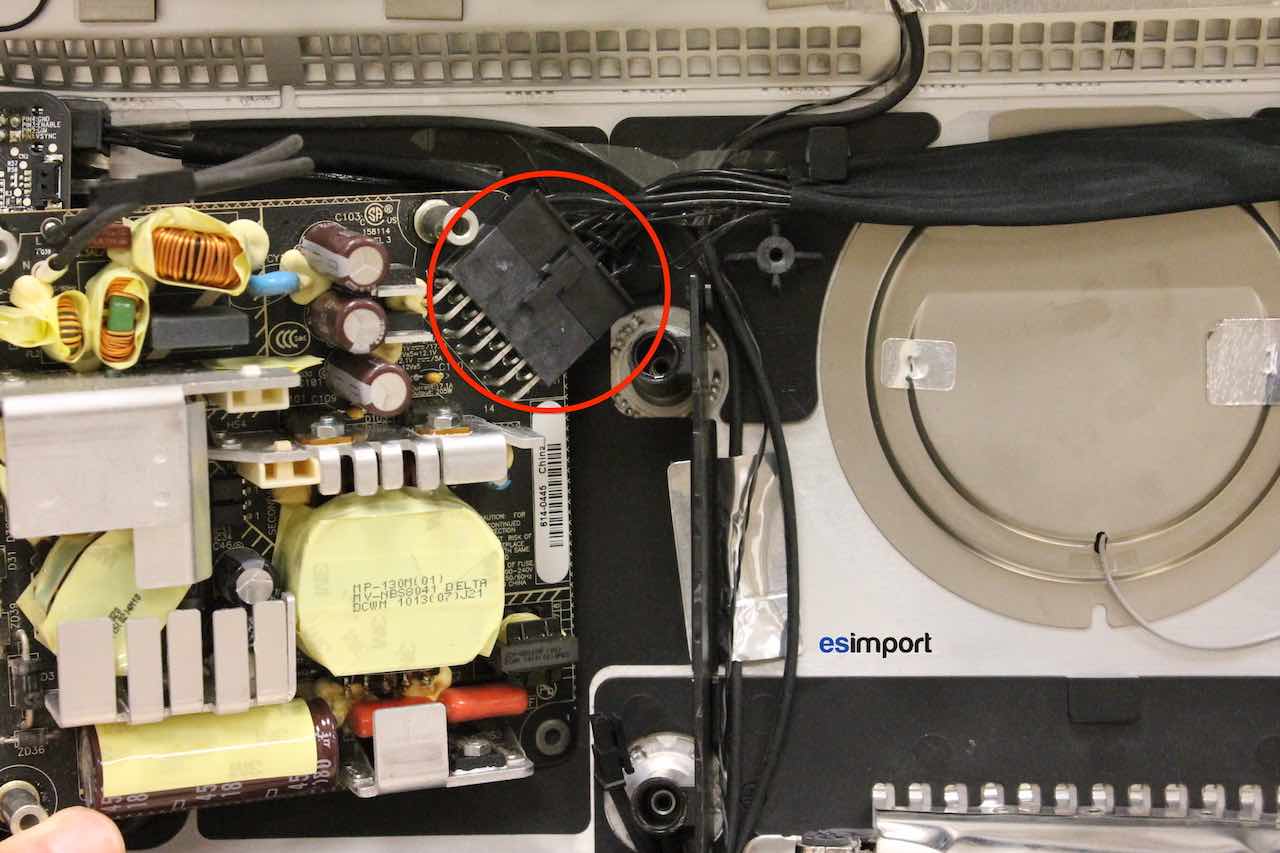 Démontage carte graphique sur iMac A1311 21.5″ mi 2009