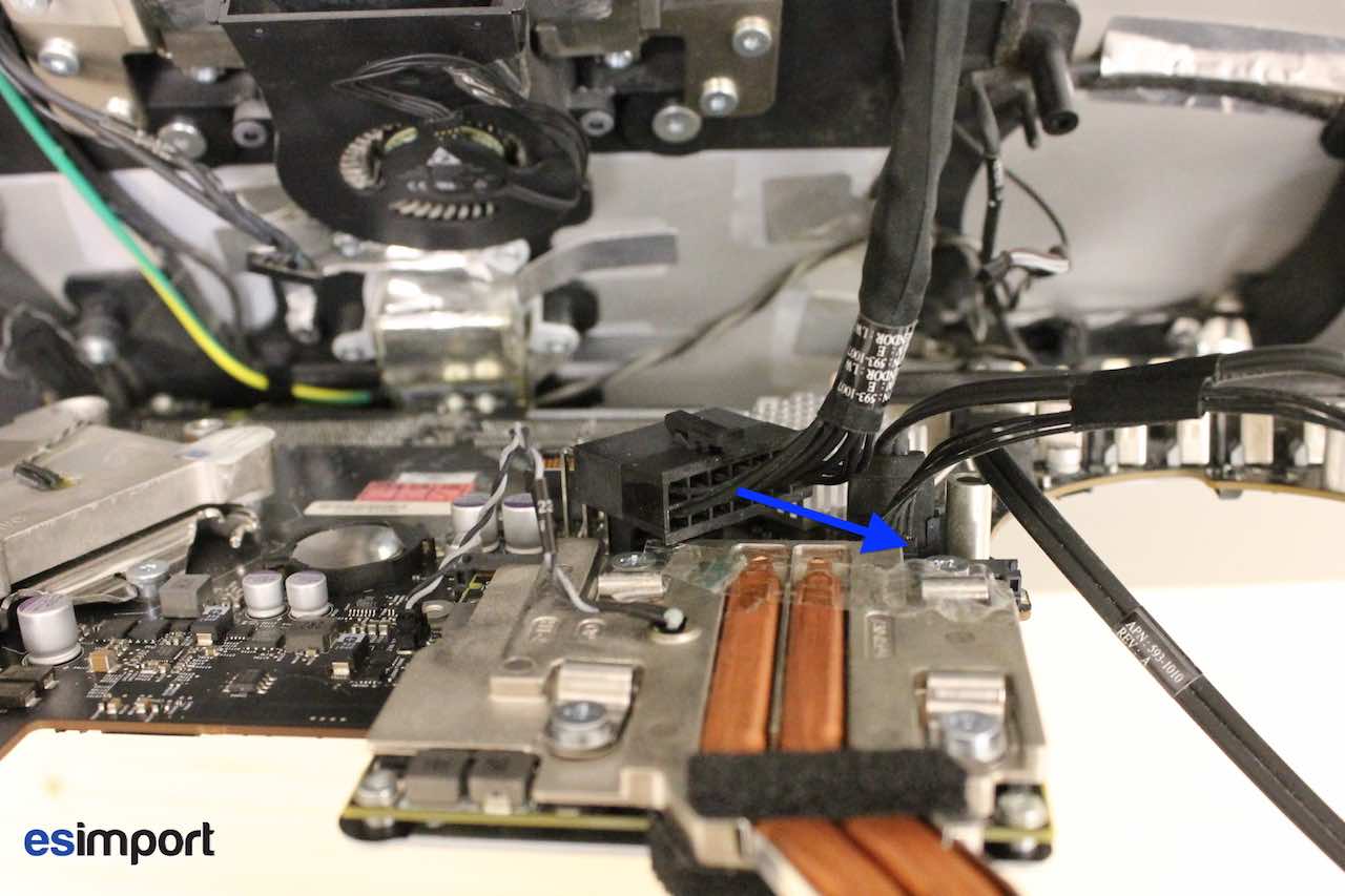Démontage carte graphique sur iMac A1311 21.5″ mi 2009
