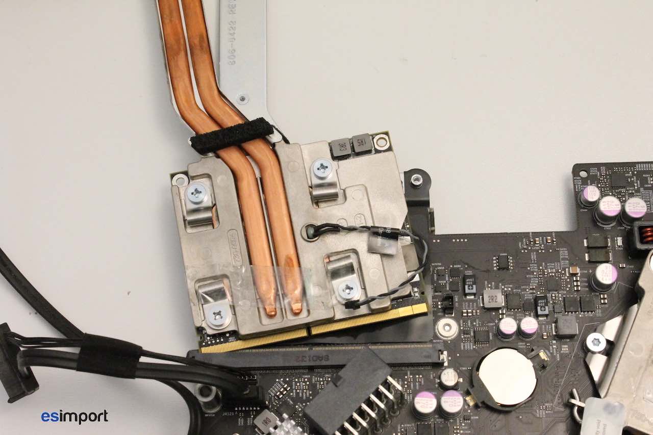 Démontage carte graphique sur iMac A1311 21.5″ mi 2009