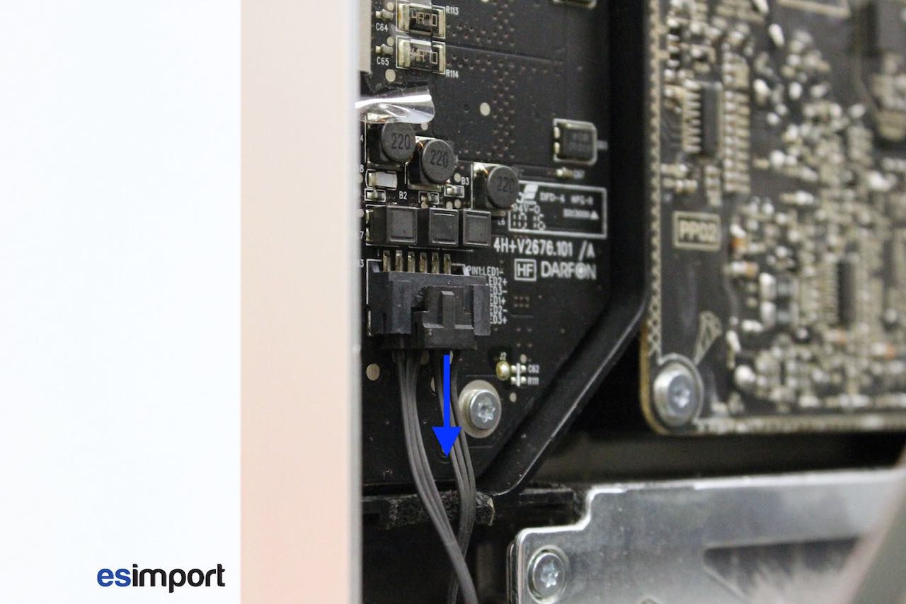 Démontage carte graphique sur iMac A1311 21.5″ mi 2009