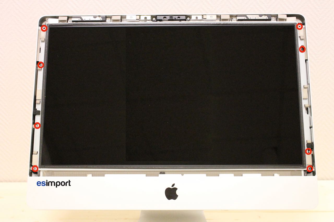 Démontage carte graphique sur iMac A1311 21.5″ mi 2009