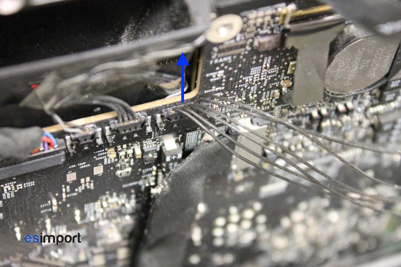 Changement ventilateur lecteur optique – imac 21.5″ A1311 mi 2011