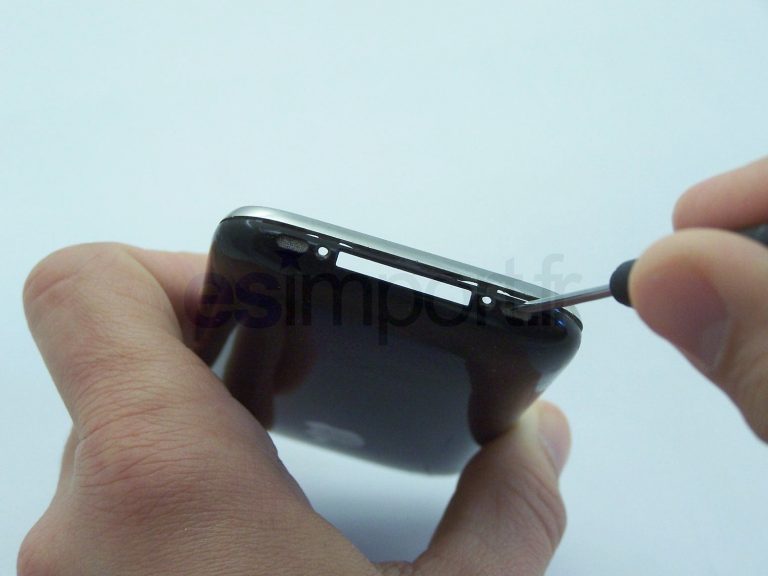 Remplacement de la coque arrière sur iPhone 3GS