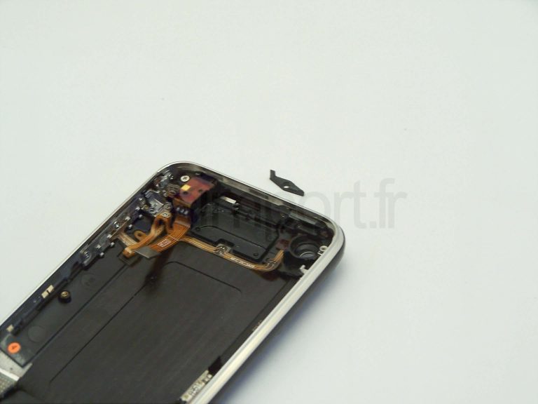 Remplacement de la coque arrière sur iPhone 3GS
