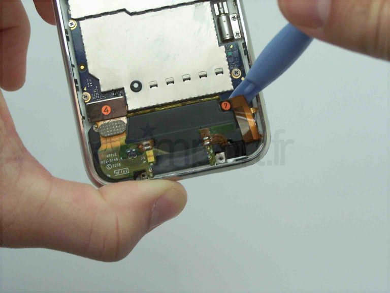 Changement de la batterie sur un iPhone 3GS