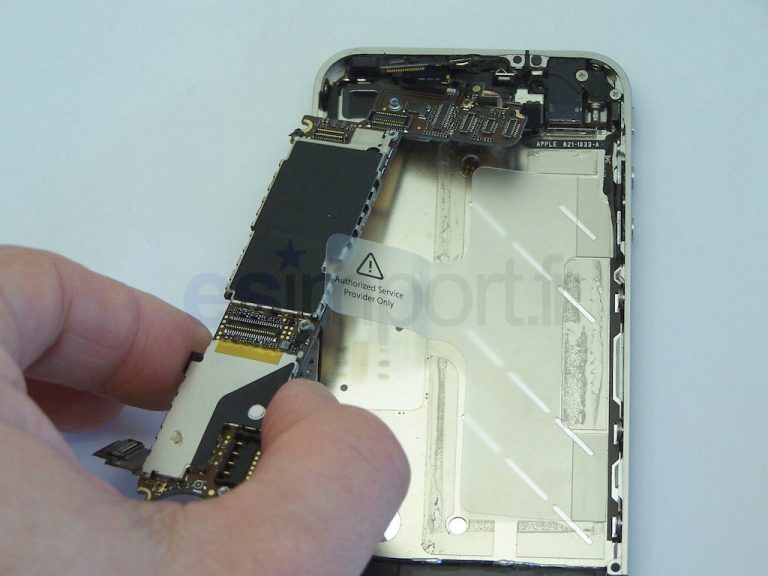Changement de la carte-mère sur un iPhone 4
