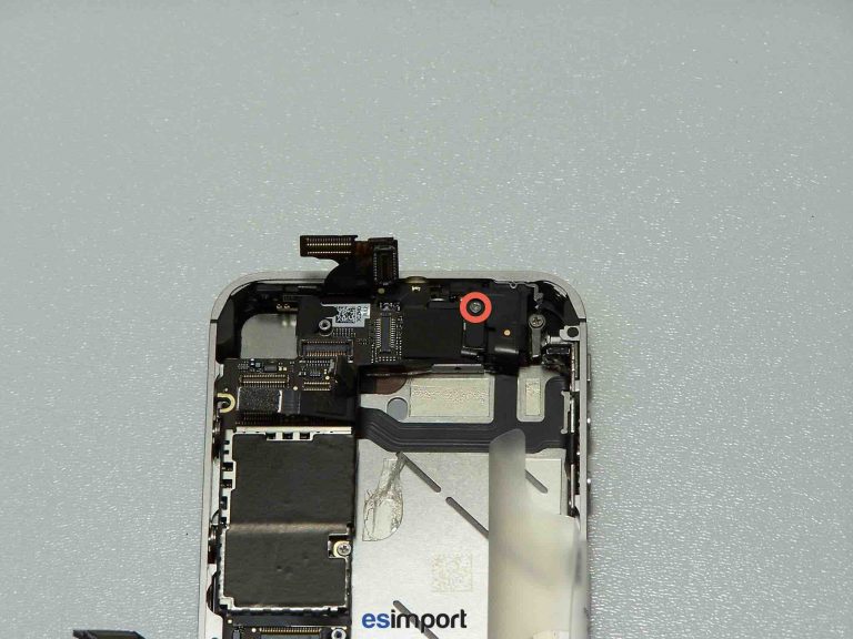 Remplacement de la carte-mère sur un iPhone 4S