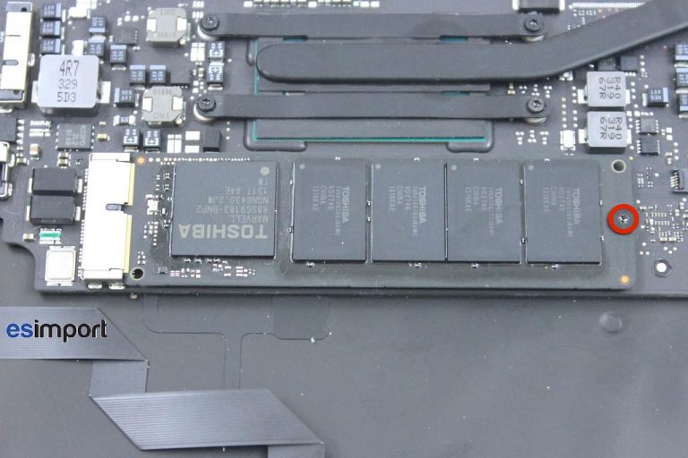 Démontage de la carte-mère sur MacBook Air 11″ A1465 (mi 2013)