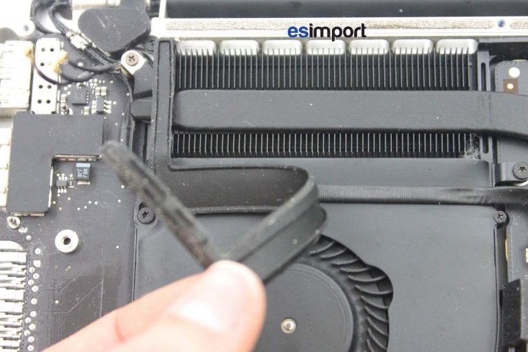 Changement carte mère macbook A1502