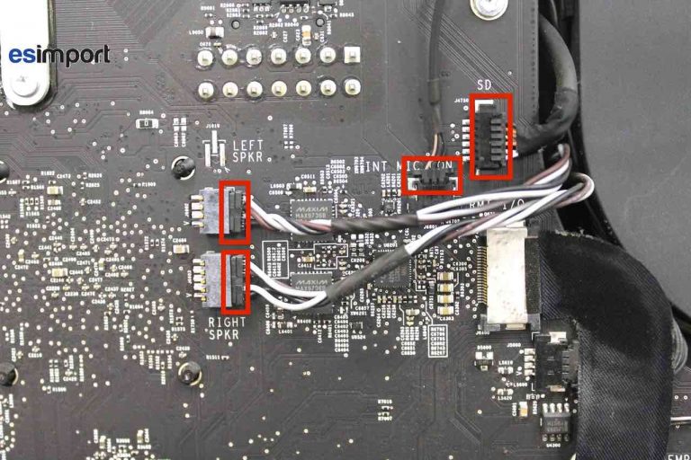 04-DECONNECTER-HP-MICRO-LECTEUR-CARTE-SD