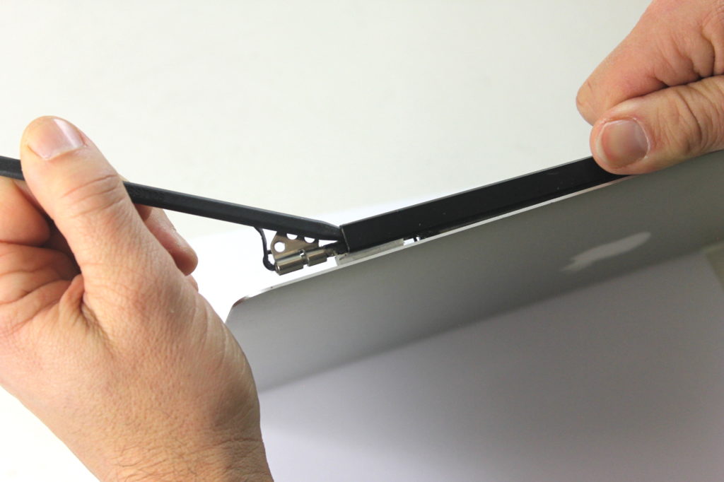 Changement manchon macbook A1466