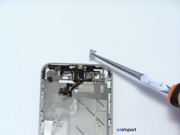 Démontage du module photo frontal sur un iPhone 4S