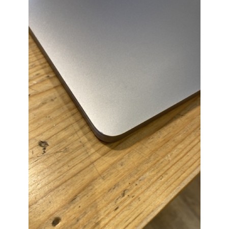 écran macbook pro 16 A2141 gris sidéral GRADE C