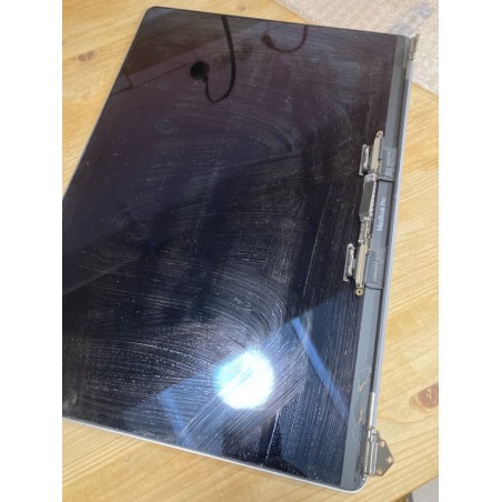 Écran MacBook Pro 15 pouces 2018 A1990 occasion GRIS GRADE C