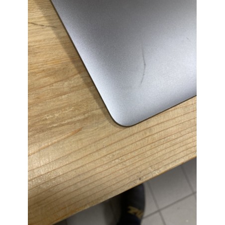 Écran MacBook Pro 15 pouces 2018 A1990 occasion GRIS GRADE C