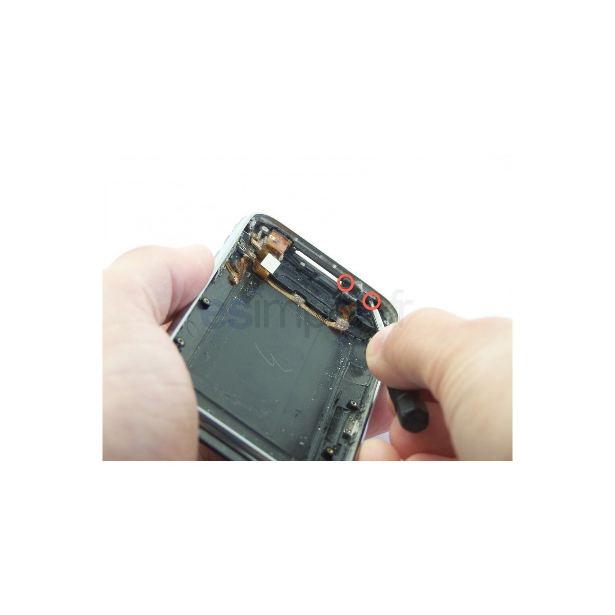 Changement de la coque arrière sur un iphone 3G