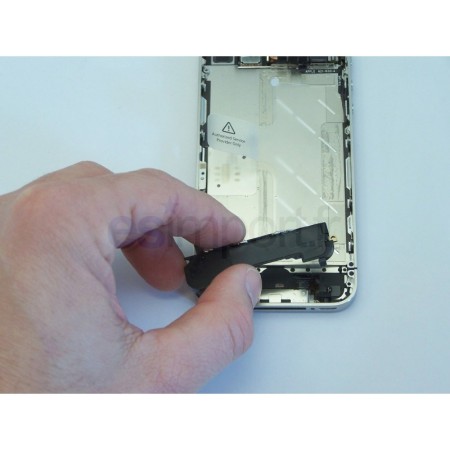 Démontage et remplacement du module WIFI d’un iphone 4